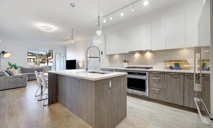 306-625 E 3rd Street