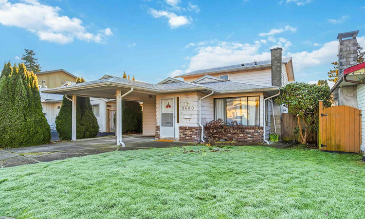 8680 Citadel Crescent
