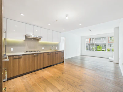 612-8160 Mcmyn Way - 4