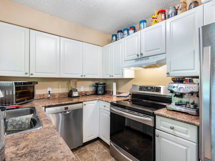11288 135 Street, Surrey, BC, V3R 2Z7 - 11