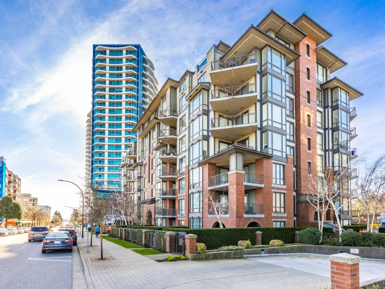 103-1551 Foster Street, Surrey, BC, V4B 5M1