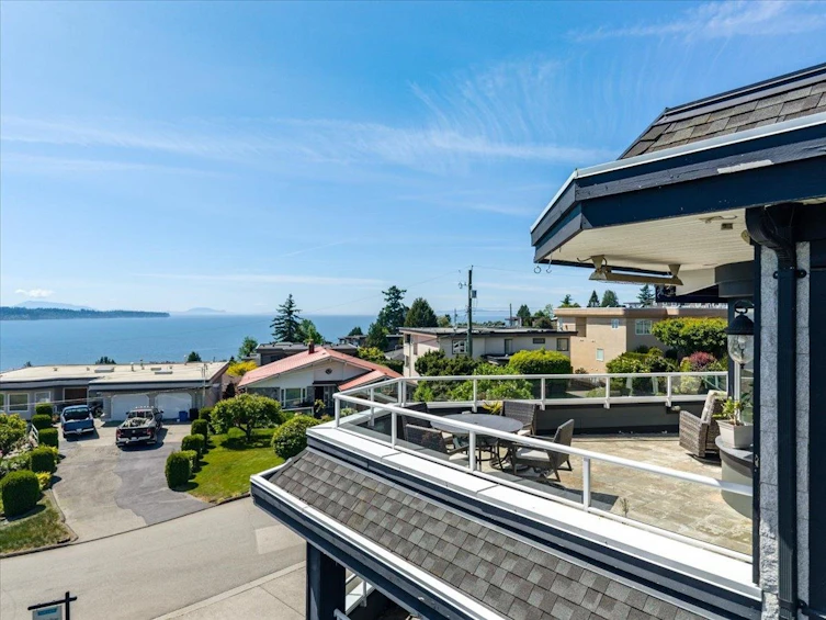 1087 Finlay Street, Surrey, BC, V4B 4K7 - 4