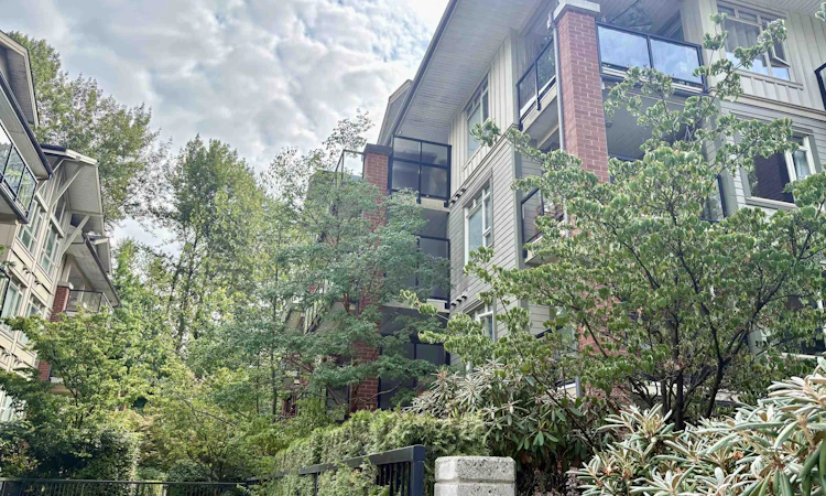 202-200 Capilano Road