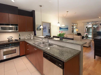202-200 Capilano Road - 5