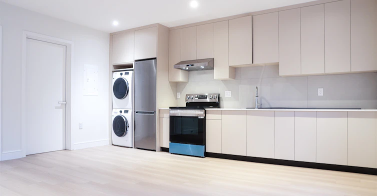 3988 W 31st Avenue, Vancouver, BC, V6S 1Y5 - 2