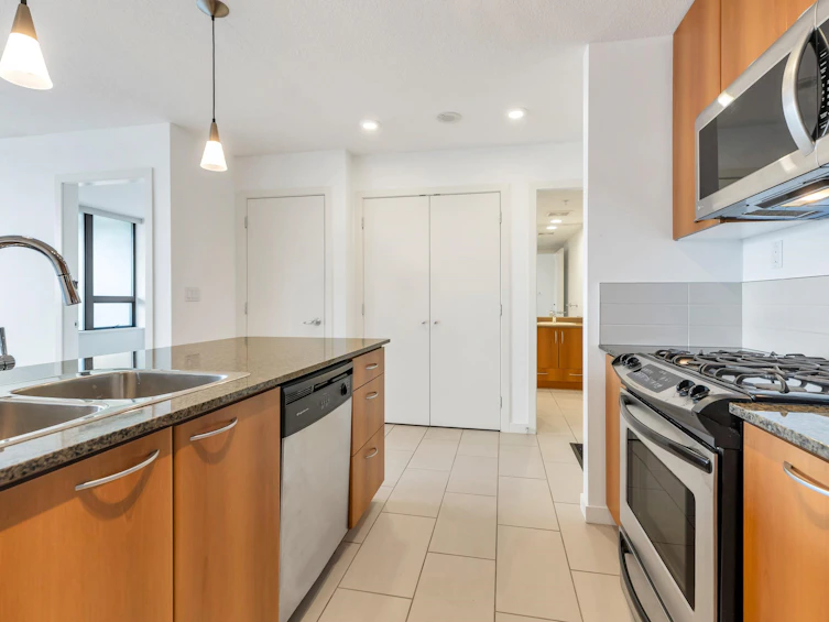 1205-7108 Collier Street, Burnaby, BC, V5E 0A1 - 12
