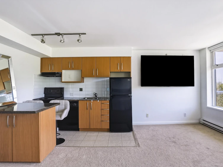 402-9298 University Crescent, Burnaby, BC, V5A 4X8 - 8