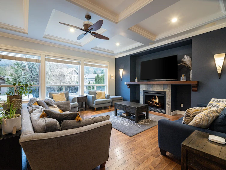 1031 Jay Crescent, Squamish, BC, V8B 0P2 - 4
