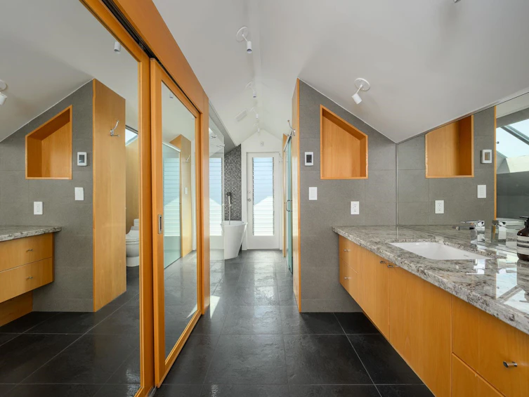 3262 W 1st Avenue, Vancouver, BC, V6K 1H5 - 20