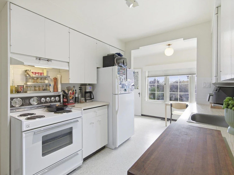 2506 W 15th Avenue, Vancouver, BC, V6K 2Z4 - 10