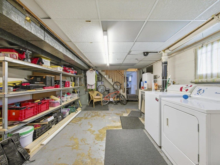 2506 W 15th Avenue, Vancouver, BC, V6K 2Z4 - 22