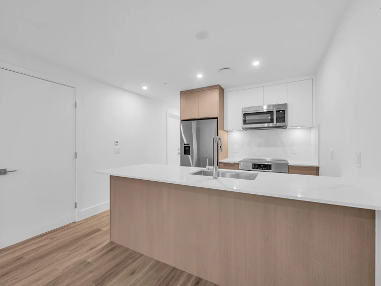 104-2250 E 1st Avenue, Vancouver, BC, V5N 1B6 - 2