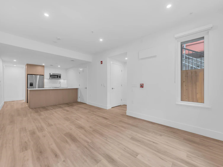 104-2250 E 1st Avenue, Vancouver, BC, V5N 1B6 - 12