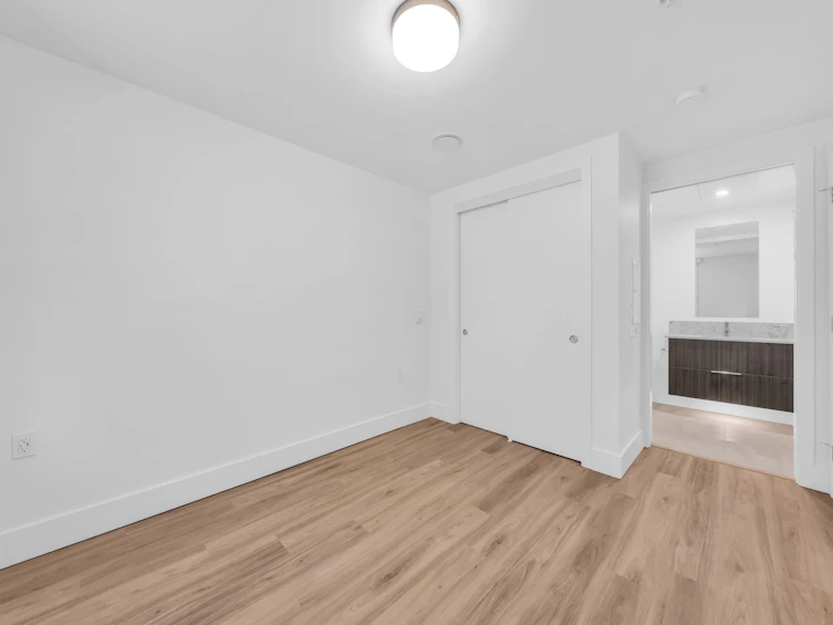 104-2250 E 1st Avenue, Vancouver, BC, V5N 1B6 - 14