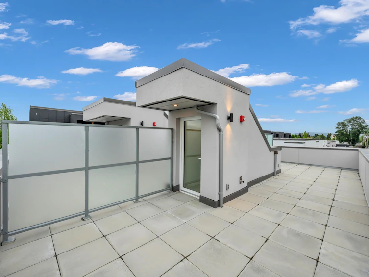 1732 Templeton Drive, Vancouver, BC, V5N 1B6 - 2