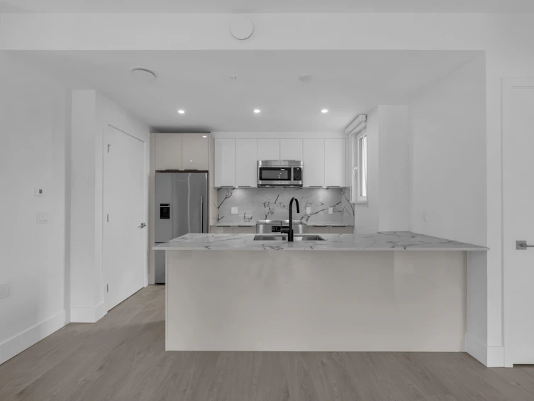 309-2250 E 1st Avenue, Vancouver, BC, V5N 1B6 - 6