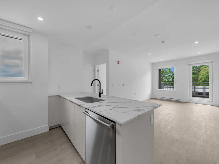 309-2250 E 1st Avenue, Vancouver, BC, V5N 1B6 - 4