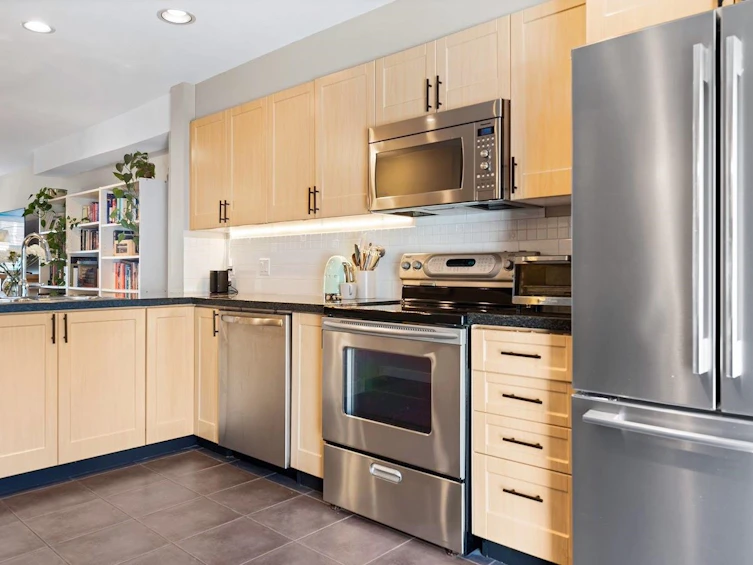 70-15168 36 Avenue, Surrey, BC, V3Z 0Z6 - 8