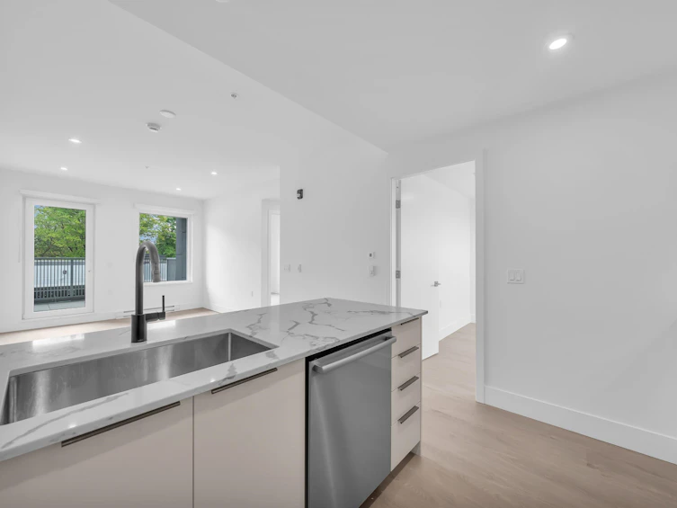 315-2250 E 1st Avenue, Vancouver, BC, V5N 1B6 - 4