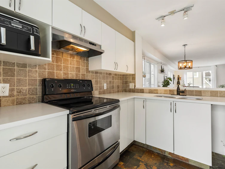102-15175 62a Avenue, Surrey, BC, V3S 1X1 - 8