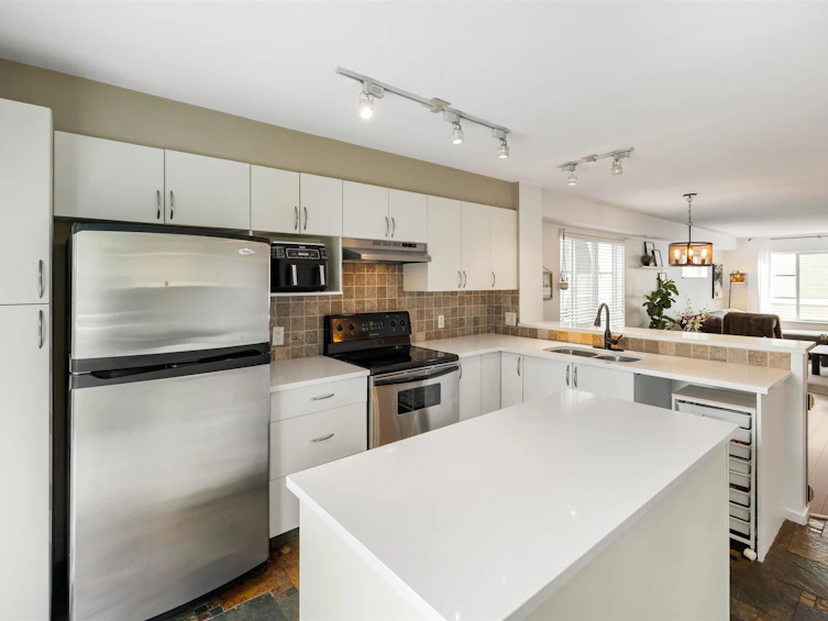 102-15175 62a Avenue, Surrey, BC, V3S 1X1 - 9