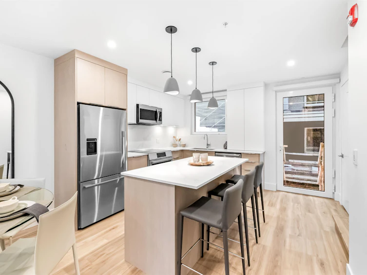 153-2230 E 1st Avenue, Vancouver, BC, V5N 1B6 - 8