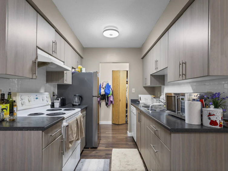 119-4363 Halifax Street, Burnaby, BC, V5C 5Z3 - 2