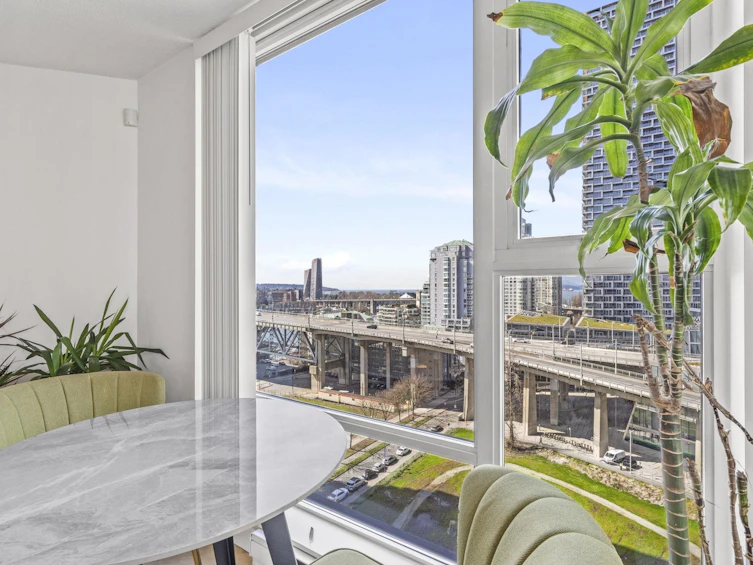 1807-583 Beach Crescent, Vancouver, BC, V6Z 3E6 - 2