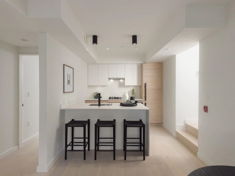 529 E 6th Avenue, Vancouver, BC, V5T 1K9 - 5