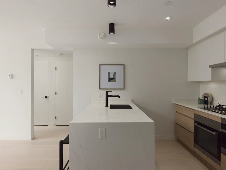 529 E 6th Avenue, Vancouver, BC, V5T 1K9 - 3
