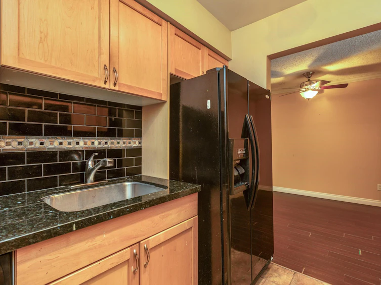 212-17661 58a Avenue, Surrey, BC, V3S 1N4 - 11