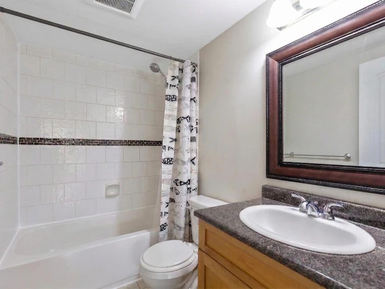 212-17661 58a Avenue, Surrey, BC, V3S 1N4 - 21