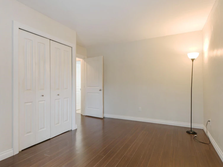 212-17661 58a Avenue, Surrey, BC, V3S 1N4 - 17