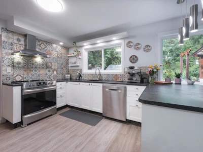 46781 Portage Avenue - 4