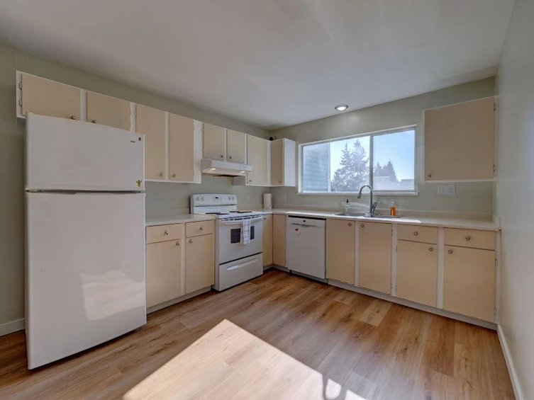 5-822 Gibsons Way, Gibsons, BC, V0N 1V7 - 15