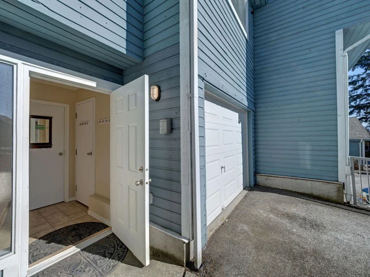 5-822 Gibsons Way, Gibsons, BC, V0N 1V7 - 4