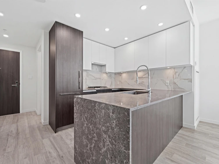 907-5333 Goring Street, Burnaby, BC, V5B 3A2 - 11