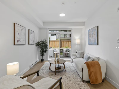 209-33820 South Fraser Way - 2