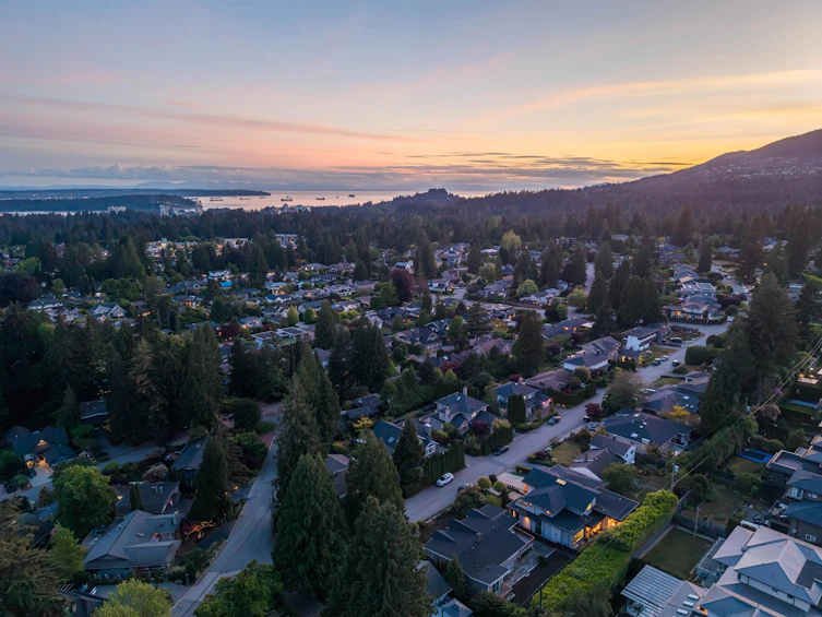 920 Melbourne Avenue, North Vancouver, BC, V7R 1N7 - 40
