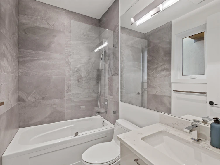 920 Melbourne Avenue, North Vancouver, BC, V7R 1N7 - 23