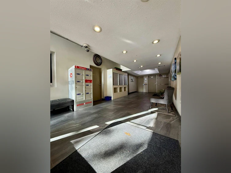401-9682 134 Street, Surrey, BC, V3T 5L6 - 7