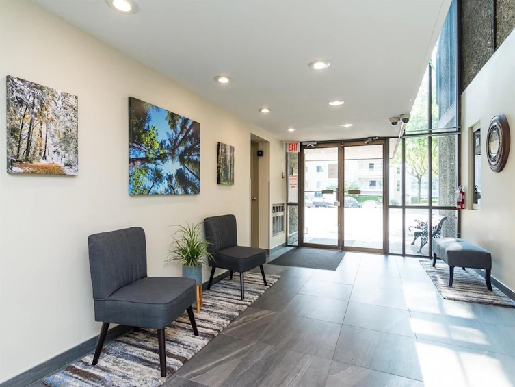 401-9682 134 Street, Surrey, BC, V3T 5L6 - 4