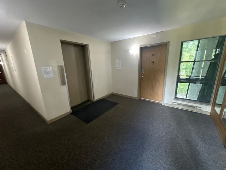 401-9682 134 Street, Surrey, BC, V3T 5L6 - 8