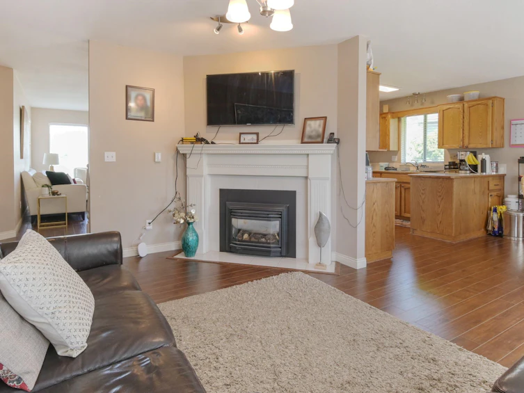 6084 185 Street, Surrey, BC, V3S 7P7 - 7