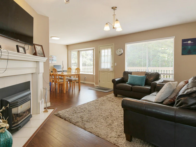 6084 185 Street, Surrey, BC, V3S 7P7 - 6