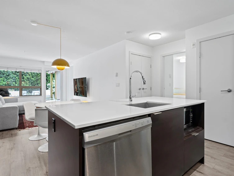 203-1677 Lloyd Avenue, North Vancouver, BC, V7P 0A9 - 12