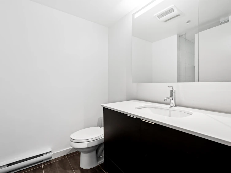 203-1677 Lloyd Avenue, North Vancouver, BC, V7P 0A9 - 22