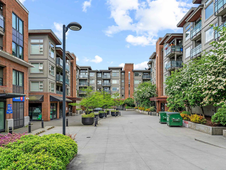 203-1677 Lloyd Avenue, North Vancouver, BC, V7P 0A9 - 37