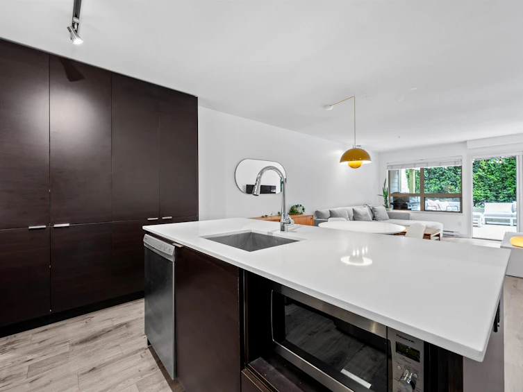 203-1677 Lloyd Avenue, North Vancouver, BC, V7P 0A9 - 11