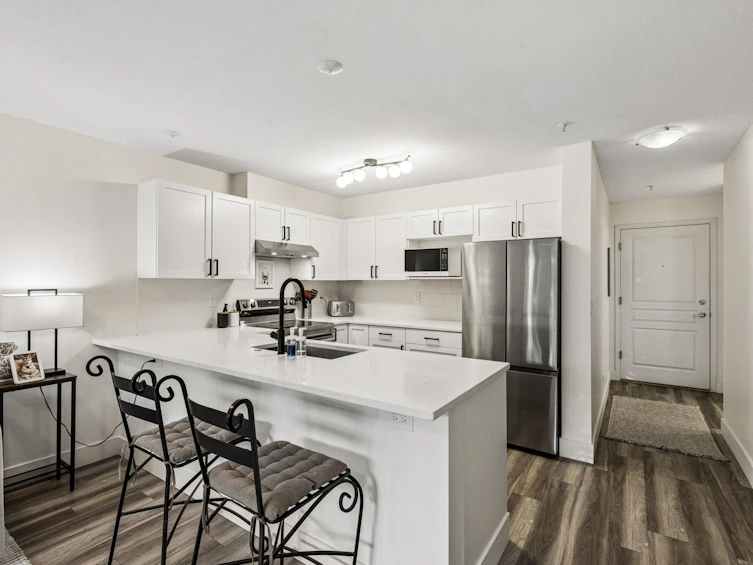 102-365 E 1st Street, North Vancouver, BC, V7L 4W5 - 9